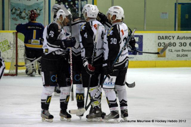 Photo hockey Division 3 - D3 : Play Off : Dijon II vs Briançon II - Coup de sifflet pour les play off