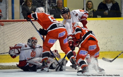 Photo hockey Division 3 - D3 : Play Off Barrage - Aller : Dijon  vs Briançon II - Dijon prend de l