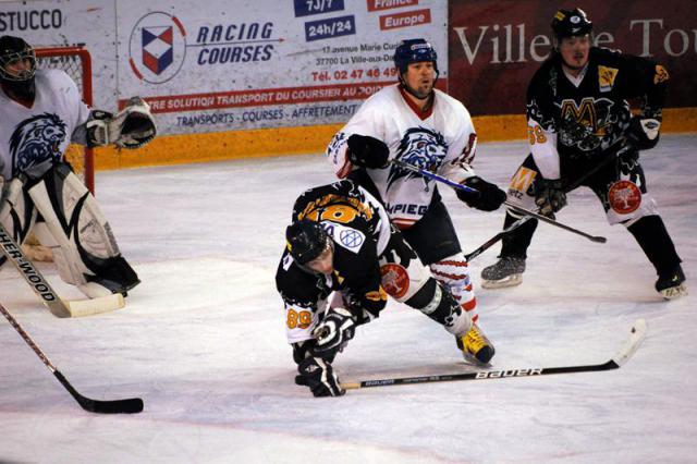 Photo hockey Division 3 - D3 Carré Final : Metz vs Compiègne - Un match sous tension explosive