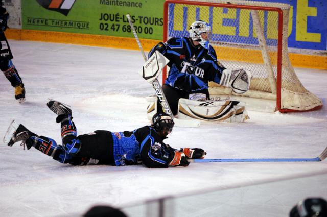 Photo hockey Division 3 - D3 Carré Final : Metz vs Tours  - Metz injouable, Metz trop fort