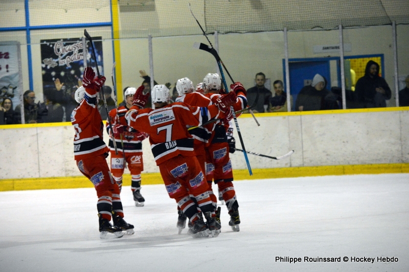 Photo hockey Division 3 - Division 3 : 11ème journée : Dijon  vs Annecy II - Messire le Duc désarçonne les Chevaliers du Lac