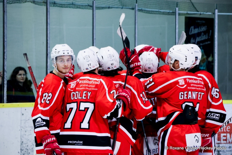 Photo hockey Division 3 - Division 3 - 18ème journée : Dijon  vs Briançon II - Messire le Duc abat le Diable