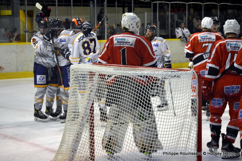 Photo hockey Division 3 - Division 3 : 1ère journée : Dijon  vs Châlons-en-Champagne - Messire le Duc est verni et l