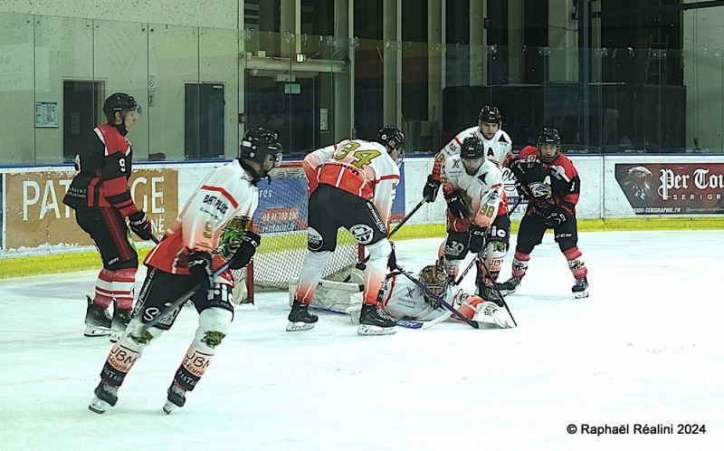 Photo hockey Division 3 - Division 3 : 8ème journée : Nice II vs Nimes - les Aigles trop forts pour les Krokos