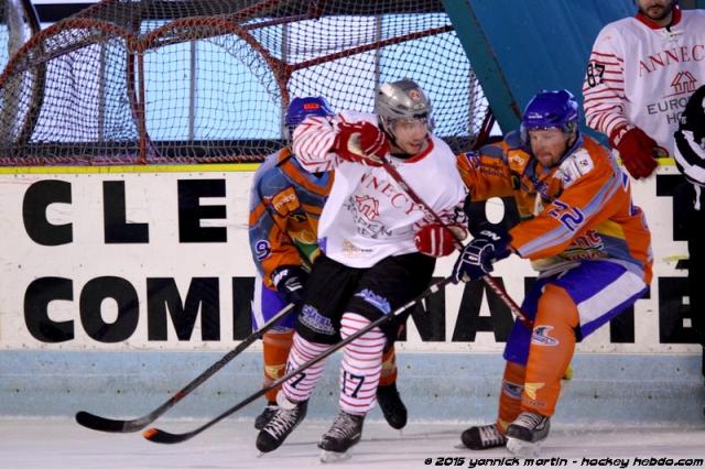 Photo hockey Division 3 - Division 3 : journée du 17-18 octobre 2015 : Clermont-Ferrand II vs Annecy II - Les Chevaliers du Lac coulent la réserve des Sangliers Arvernes