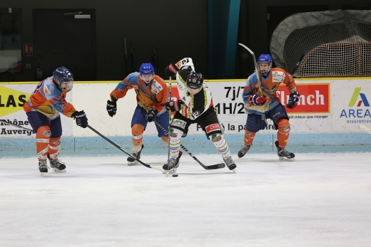 Photo hockey Division 3 - Division 3 : Journée du 23 décembre 2017 : Clermont-Ferrand II vs Nimes - Un beau cadeau de Noël avant l’heure