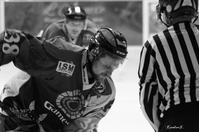 Photo hockey Division 3 - Division 3 : journées du 5 - 6 novembre 2016 : Amiens U20 vs Châlons-en-Champagne - Avec courage