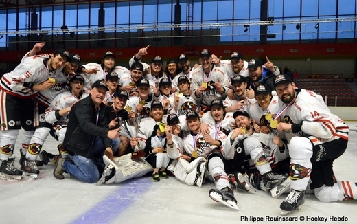 Photo hockey Division 3 - Division 3 : Play-Off carré final - J3 : Colmar vs Morzine-Avoriaz - Les Pingouins champions !