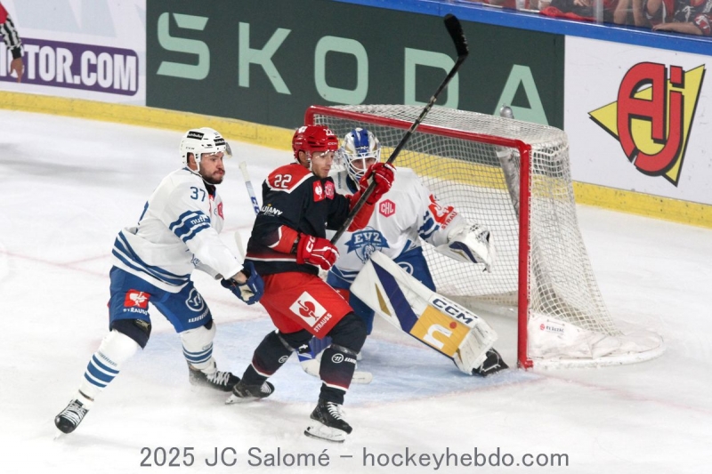 Photo hockey Europe : Continental Cup - CHL - : Grenoble vs Zug - CHL: les BDL à nouveau défaits par des suisses Photo hockey Europe : Continental Cup - CHL - : Grenoble vs Zug - CHL: les BDL à nouveau défaits par des suisses
