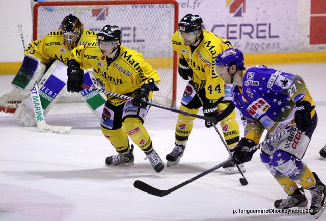Photo hockey Europe : Continental Cup - CHL - Europe : Continental Cup - CHL : Rouen (Les Dragons) - Les Dragons remportent la première bataille.