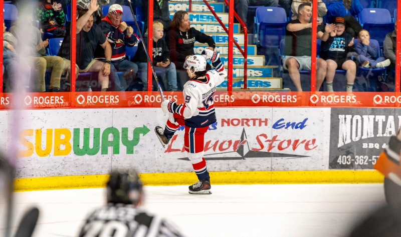 Photo hockey Hockey dans le Monde - Hockey dans le Monde - Mathis Dufour : parcours d’un jeune joueur qui a traversé l’Atlantique