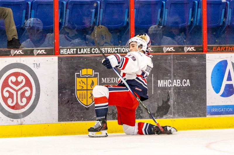 Photo hockey Hockey dans le Monde - Hockey dans le Monde - Mathis Dufour : parcours d’un jeune joueur qui a traversé l’Atlantique