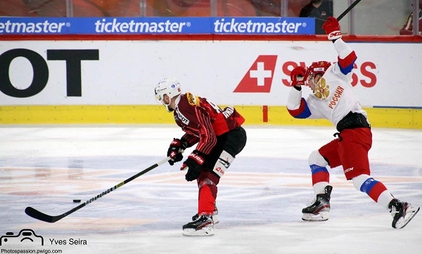 Photo hockey Hockey en Europe -  : Suisse (SUI) vs Russie (RUS) - Helvètes persuasifs