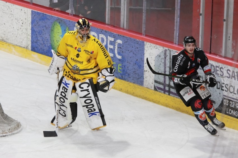 Photo hockey Hockey en France -  : Amiens  vs Rouen - Amiens et Rouen en séance de travail