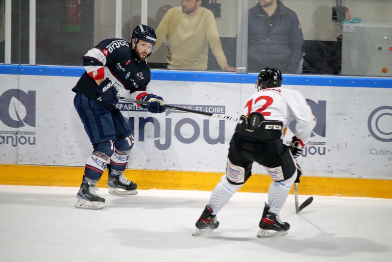 Photo hockey Hockey en France -  : Angers  vs Amiens  - Angers vs Amiens : 4ème victoire pour les Ducs