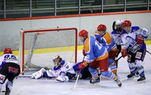 Photo hockey Hockey en France -  : Annecy vs Courchevel-Méribel-Pralognan - Le Chevalier touche le Graal !