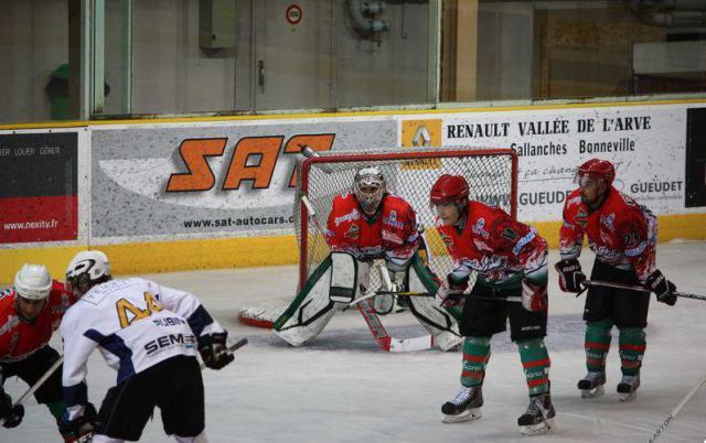 Photo hockey Hockey en France -  : Chamonix  vs Mont-Blanc - La première pour Mont-Blanc