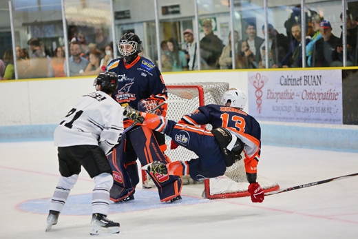 Photo hockey Hockey en France -  : Clermont-Ferrand vs Toulouse-Blagnac - Amical D2 – Les Bélougas frappent fort face à des Sangliers diminués
