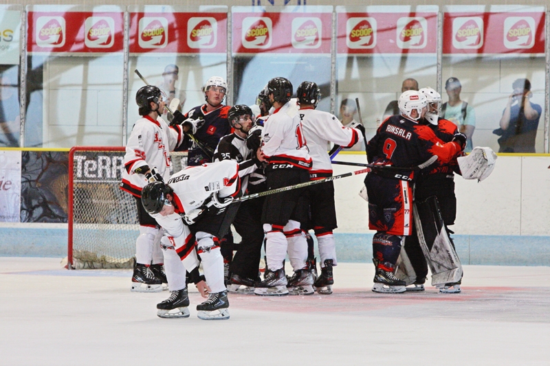 Photo hockey Hockey en France -  : Clermont-Ferrand vs Toulouse-Blagnac - Clermont, une préparation sur les bons rails