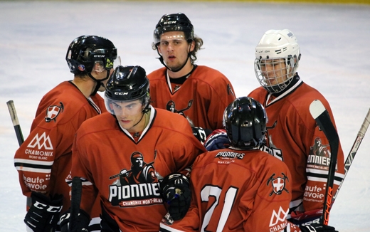 Photo hockey Hockey en France -  : Courchevel-Méribel-Pralognan vs Chamonix  - Le 7-4 pour Chamonix