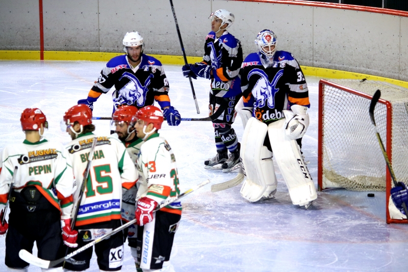 Photo hockey Hockey en France -  : Courchevel-Méribel-Pralognan vs Mont-Blanc - Riche en buts