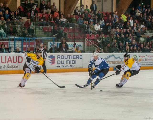 Photo hockey Hockey en France -  : Gap  vs Rouen -  Trophée des Champions : L’expérience Rouennaise  
