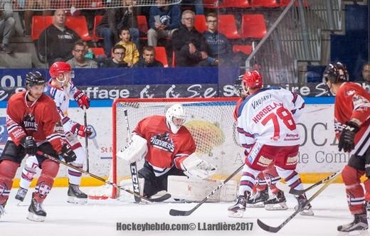 Photo hockey Hockey en France -  : Grenoble  vs Chamonix  - Grenoble fait le métier en vingt minutes