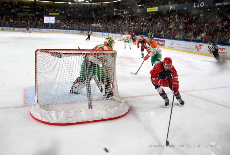 Photo hockey Hockey en France -  : Grenoble  vs Patriotes Université Québec Trois-Rivières - Les universitaires Québécois à la hauteur