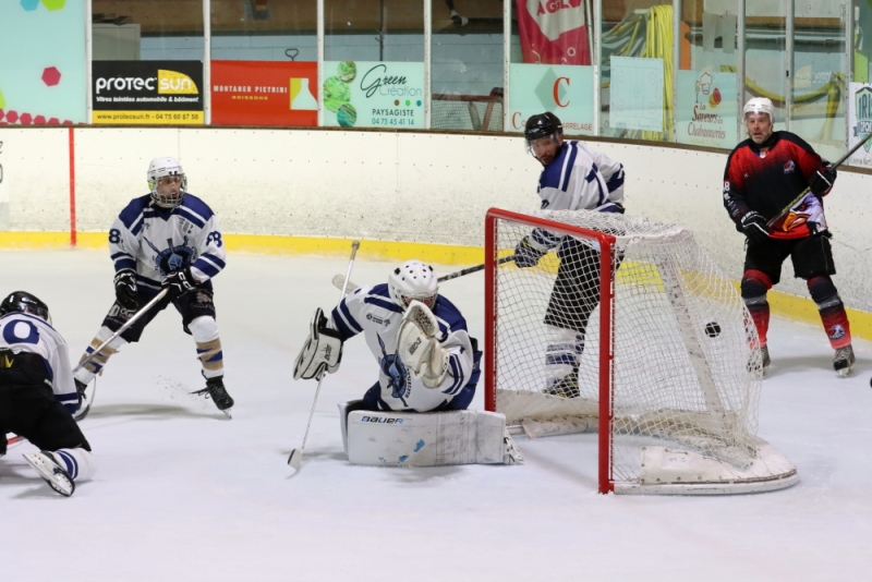 Photo hockey Hockey en France -  : Marseille vs La Roche-sur-Yon II - Les Aigles se qualifient au bout du suspense - TF 1/2 Finale 1