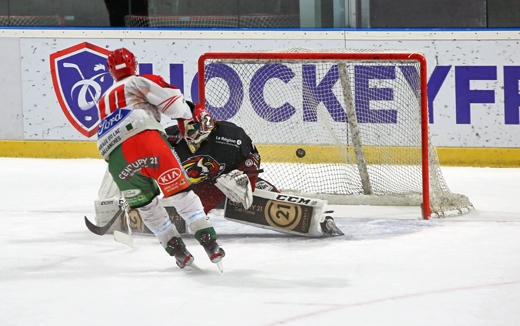 Photo hockey Hockey en France -  : Mont-Blanc vs Morzine-Avoriaz - Renversant !