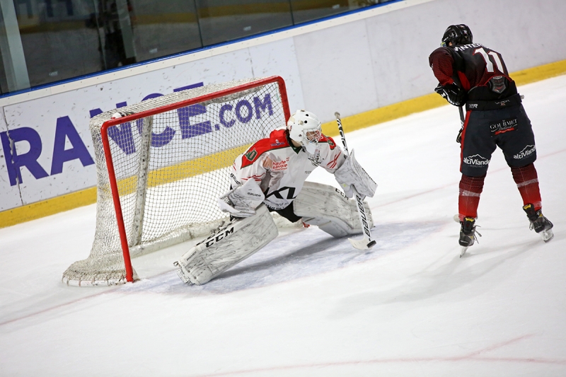 Photo hockey Hockey en France -  : Mont-Blanc vs Morzine-Avoriaz - Renversant !