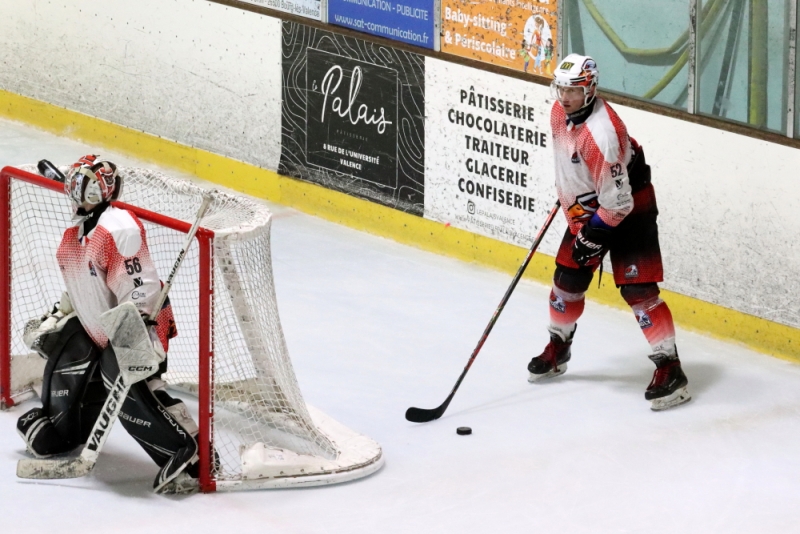 Photo hockey Hockey en France -  : Paris (FV) vs La Roche-sur-Yon II - FINALE - Les Aigles montrent qui ils sont !
