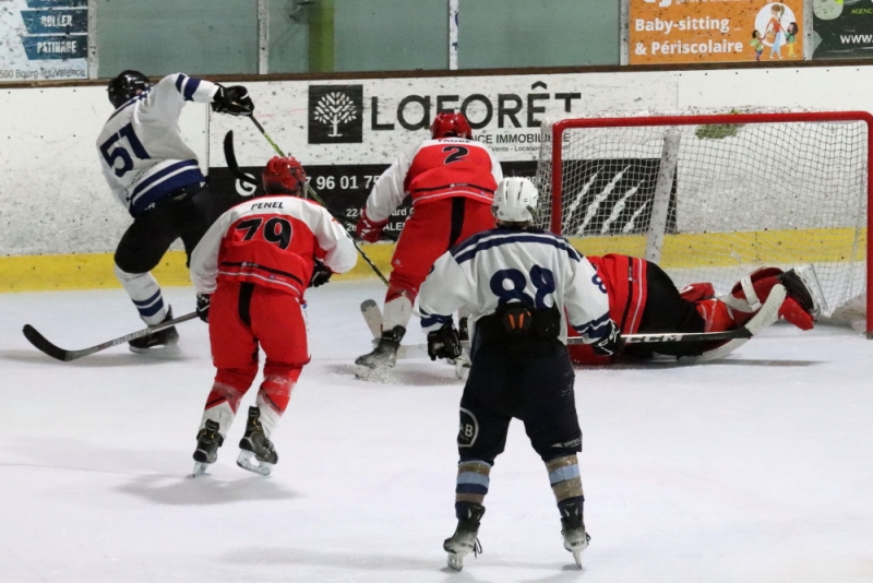 Photo hockey Hockey en France -  : Valence II vs Marseille - D4 - Les Lynx terminent sur une bonne note à le 3ème place !