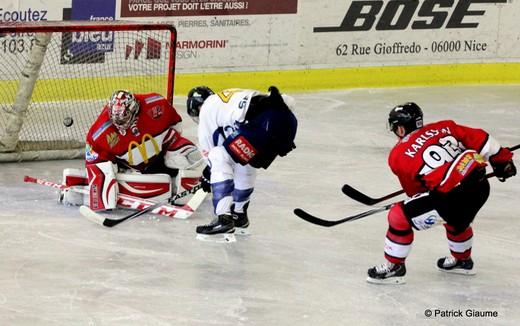 Photo hockey Hockey en France - Hockey en France - Briançon en tête de la Riviera Cup
