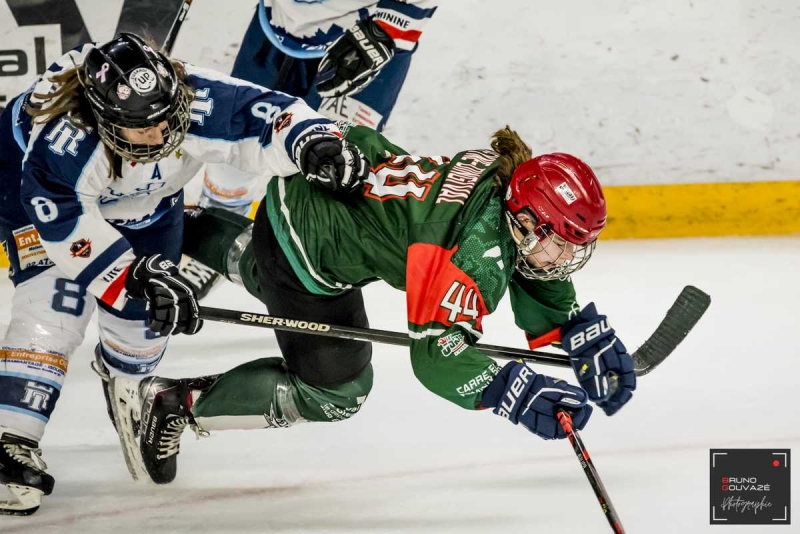 Photo hockey Hockey Féminin - : Cergy-Pontoise / Féminin vs Tours / Féminine - Carré final Féminin élite : Tours ne lâche pas son titre Photo hockey Hockey Féminin - : Cergy-Pontoise / Féminin vs Tours / Féminine - Carré final Féminin élite : Tours ne lâche pas son titre