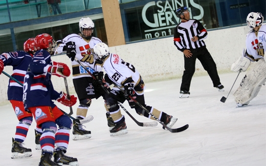 Photo hockey Hockey Mineur - Hockey Mineur - 1/2 finale U15 : Une entrée en matière disputée