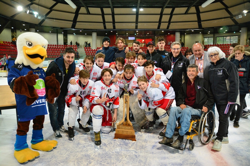 Photo hockey Hockey Mineur - Hockey Mineur : Gap (Association Promotion du Hockey sur glace) - Retour du Trophée Bauer des Petits Champions