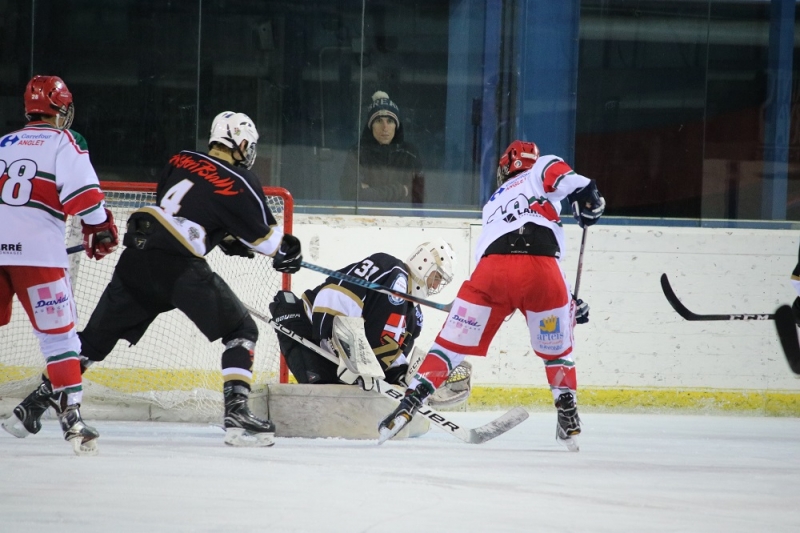 Photo hockey Hockey Mineur - Hockey Mineur - U20 Elite : Rude combat