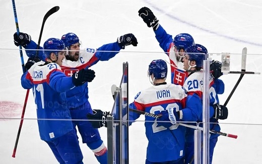 Photo hockey Jeux olympiques -  : Slovaquie (SVK) vs Finlande (FIN) - Le champion olympique pris dans le piège slovaque
