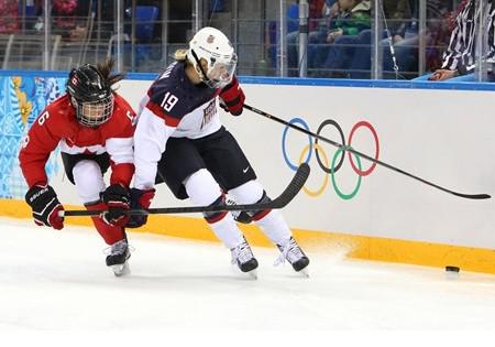 Photo hockey Jeux olympiques - Jeux olympiques - JO : Canada vs USA - Le Canada termine en tête