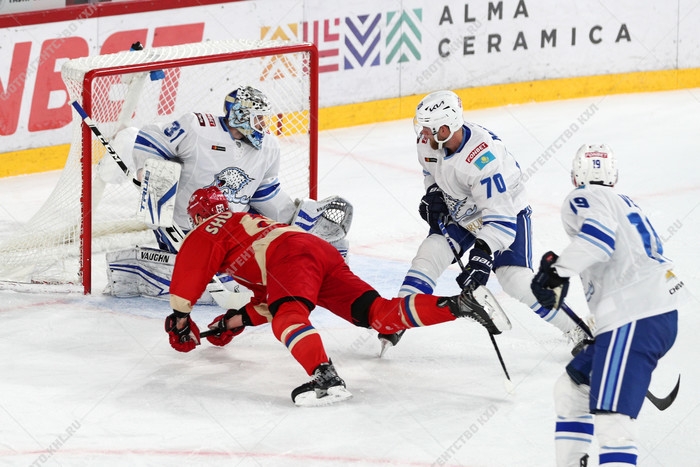 Photo hockey KHL - Kontinental Hockey League - KHL - Kontinental Hockey League - KHL : La panthère se met au chaud