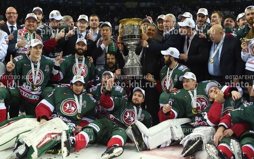 Photo hockey KHL - Kontinental Hockey League - KHL - Kontinental Hockey League - KHL : La tête dans le cosmos