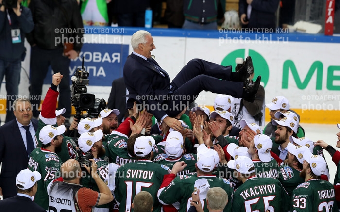 Photo hockey KHL - Kontinental Hockey League - KHL - Kontinental Hockey League - KHL : La tête dans le cosmos