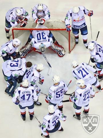 Photo hockey KHL - Kontinental Hockey League - KHL - Kontinental Hockey League - KHL : Magnitogorsk  bloqué en 1/4