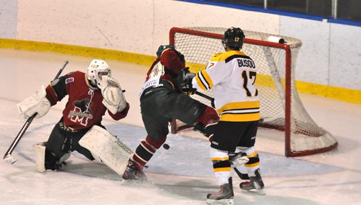 Photo hockey LHJMQ - Ligue de Hockey Junior Majeur du Québec - LHJMQ - Ligue de Hockey Junior Majeur du Québec - Kahnawake : baston...