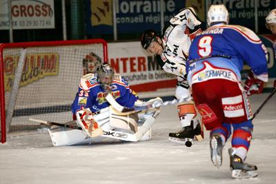 Photo hockey Ligue Magnus - 4ème journée : Epinal  vs Tours  - Docteur Jekyll et Mr Hyde 