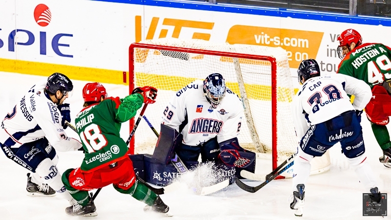 Photo hockey Ligue Magnus - Ligue Magnus : 10ème journée : Cergy-Pontoise vs Angers - Angers confirme et Cergy sombre encore Photo hockey Ligue Magnus - Ligue Magnus : 10ème journée : Cergy-Pontoise vs Angers - Angers confirme et Cergy sombre encore