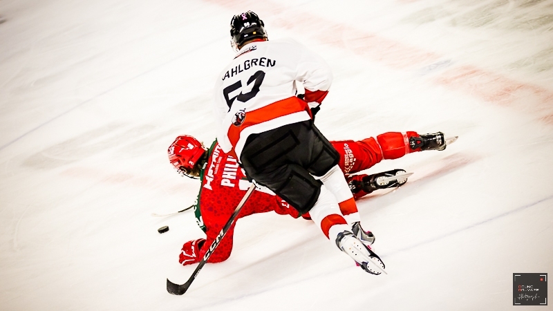 Photo hockey Ligue Magnus - Ligue Magnus  : 12ème journée : Cergy-Pontoise vs Chamonix  - Chamonix profite des heures sombres de Cergy