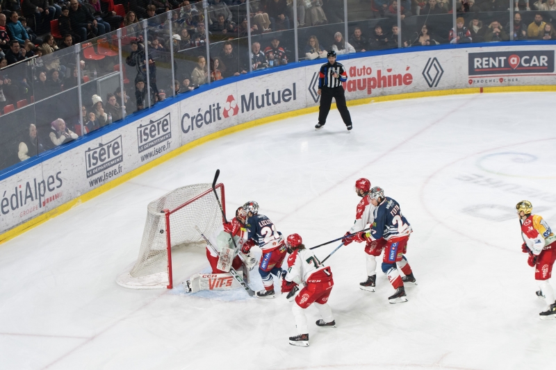 Photo hockey Ligue Magnus - Ligue Magnus  : 15ème journée : Grenoble  vs Cergy-Pontoise - Grenoble, médiocre, s’incline devant Cergy