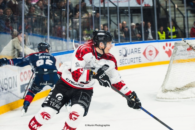 Photo hockey Ligue Magnus - Ligue Magnus  : 17ème journée : Angers  vs Amiens  - Angers déroule devant Amiens